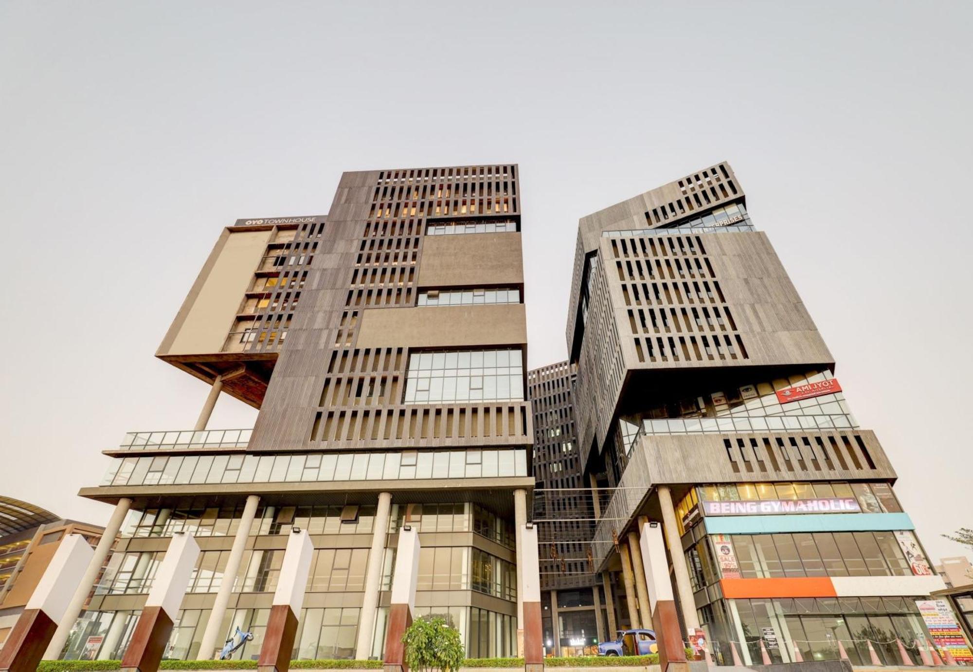 Hotel Super Townhouse Rajyash Rise Sarkhej Exterior foto